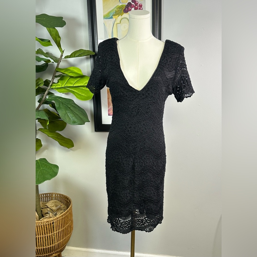 Vintage Piccalino Petites Dress Lace Beaded Neck 12 Short Sleeve Bodycon Floral